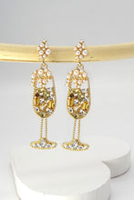 Load image into Gallery viewer, champagne-pearl--rhinestone-earrings
